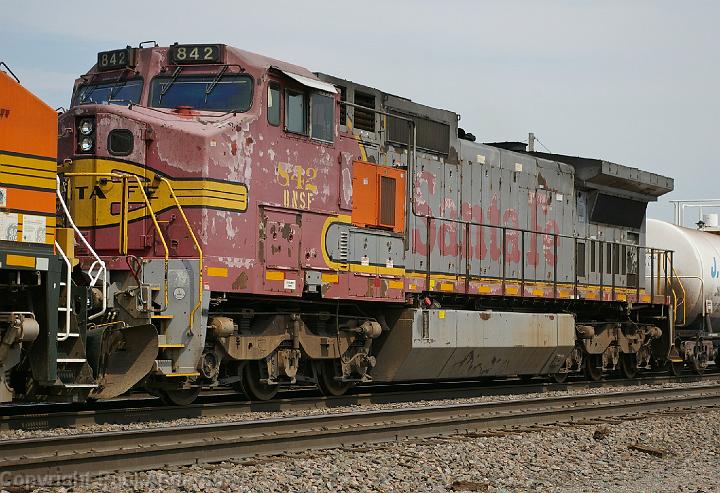 BNSF 842 - Dash 8-40CW.jpg